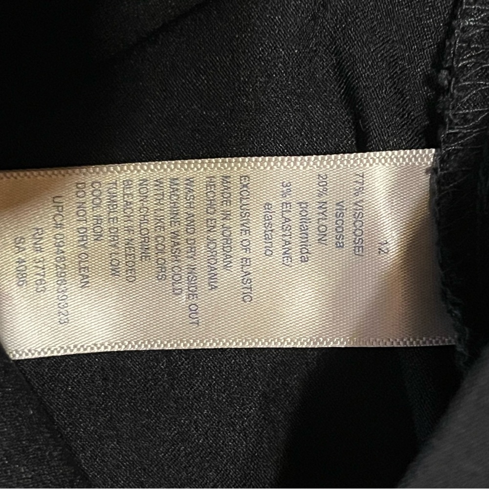 Size 12  Rafaella capris - Picture 4 of 4